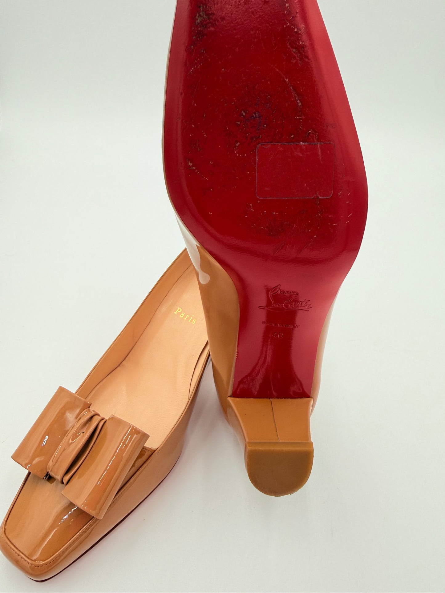 Shoes Luxury Designer By Christian Louboutin In Tan, Size: 9.5