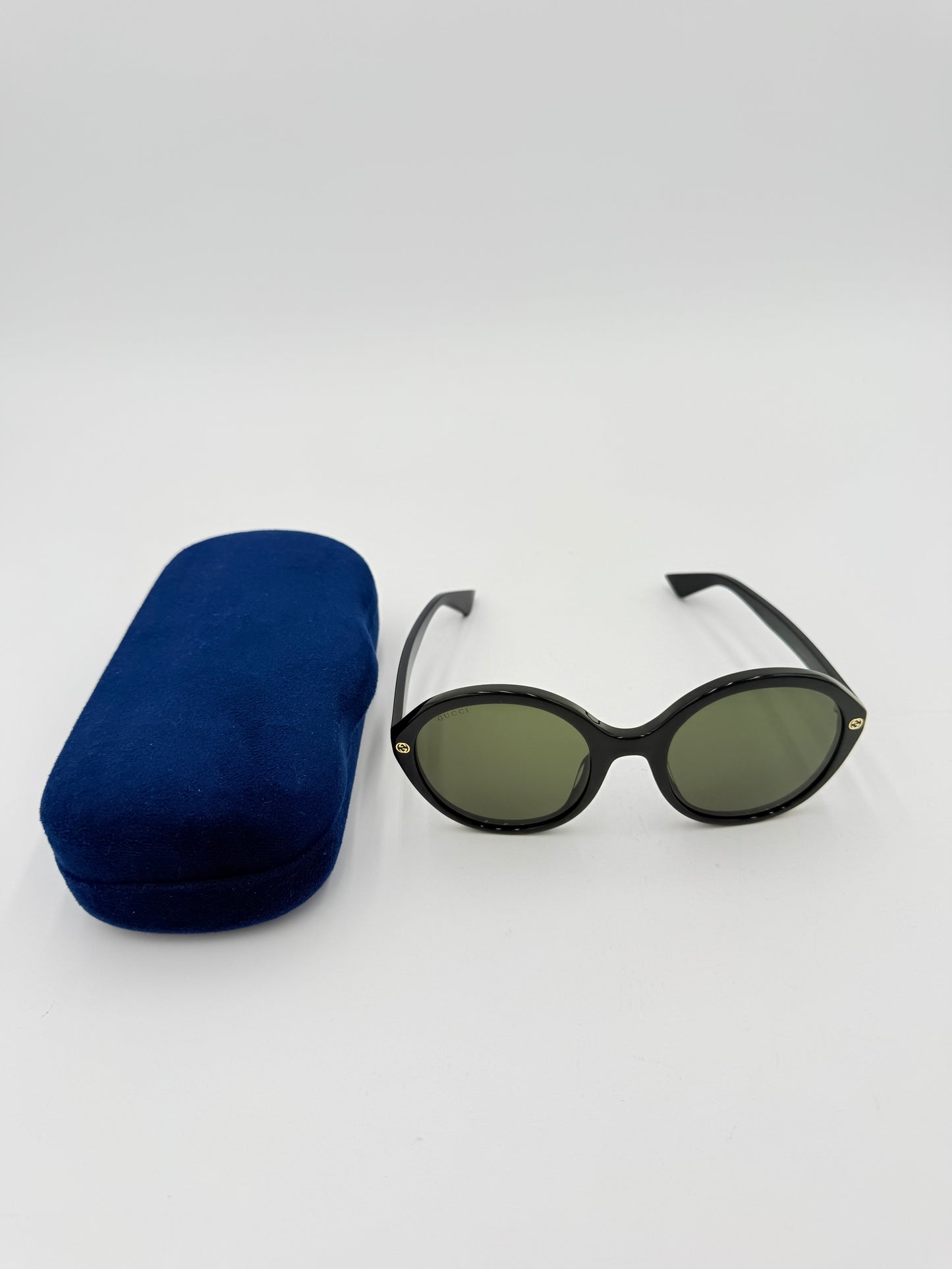 Sunglasses Luxury Designer By Gucci In Black & Gold