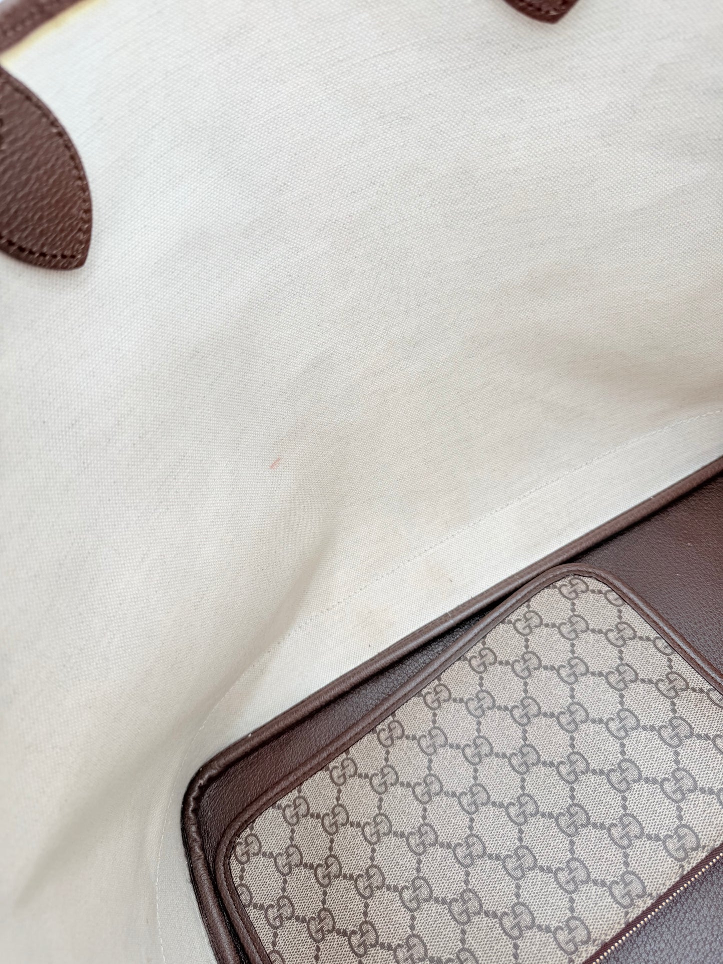 Handbag Luxury Designer By Gucci In Beige, Size:Large