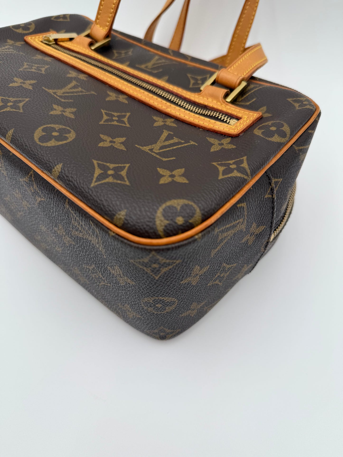 Handbag Luxury Designer By Louis Vuitton In Brown, Size:Medium