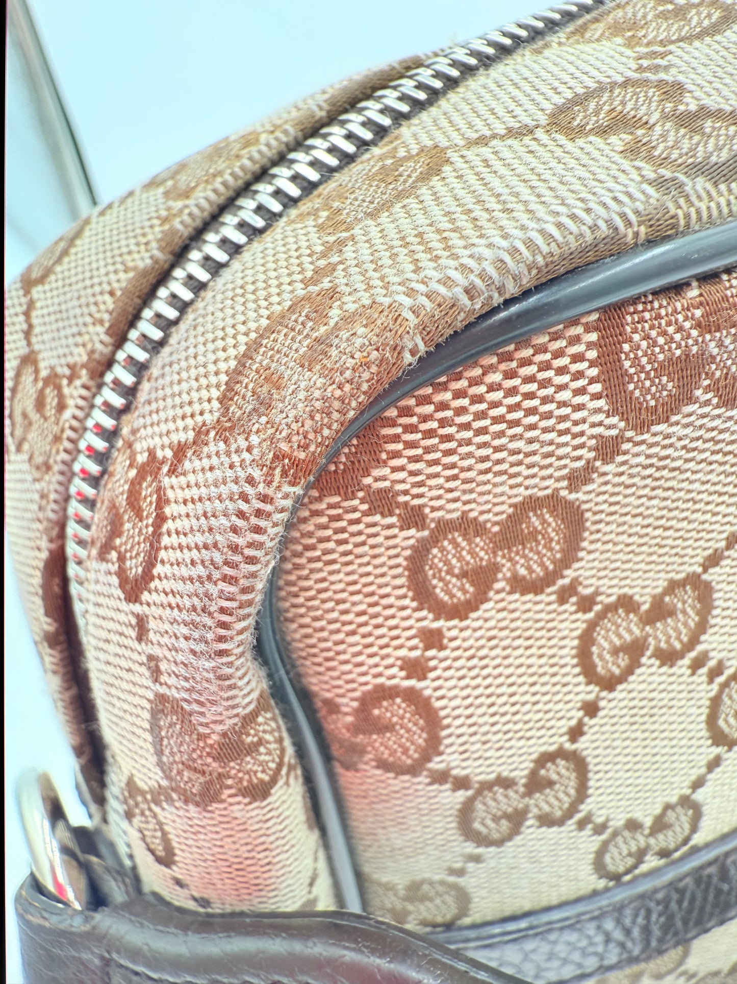 Crossbody Luxury Designer By Gucci In Tan, Size:Medium