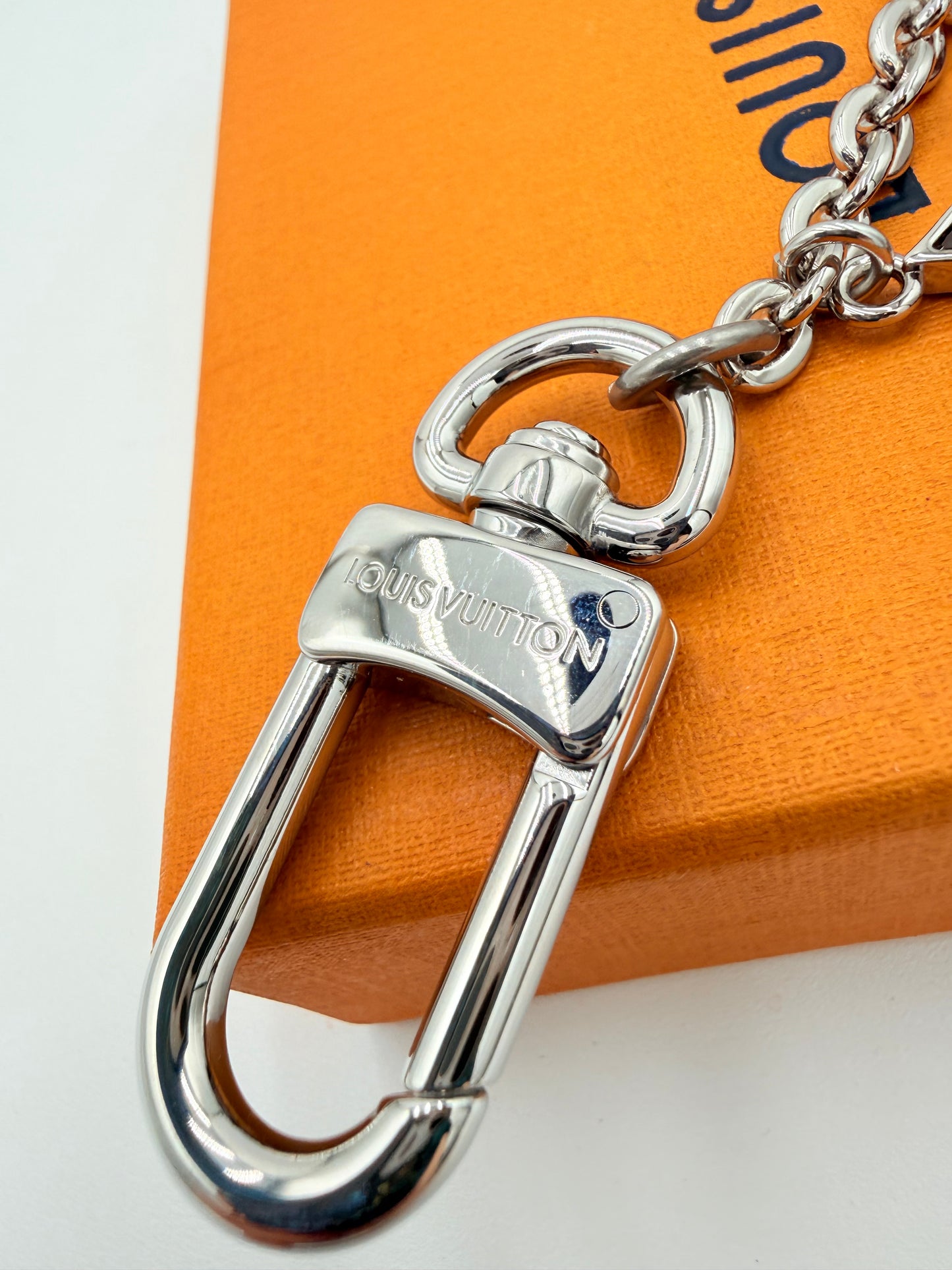 Key Chain Luxury Designer By Louis Vuitton In Silver, Size: