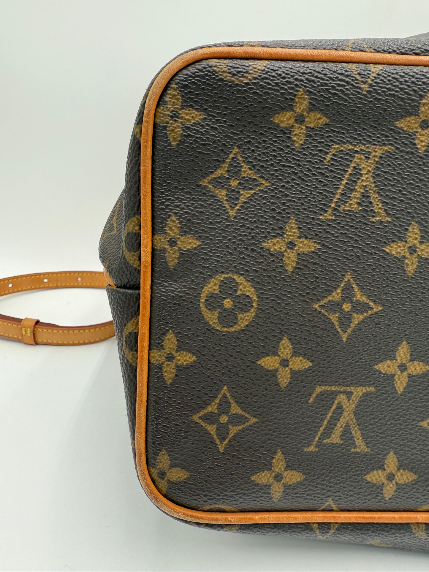 Handbag Luxury Designer By Louis Vuitton In Brown, Size:Medium