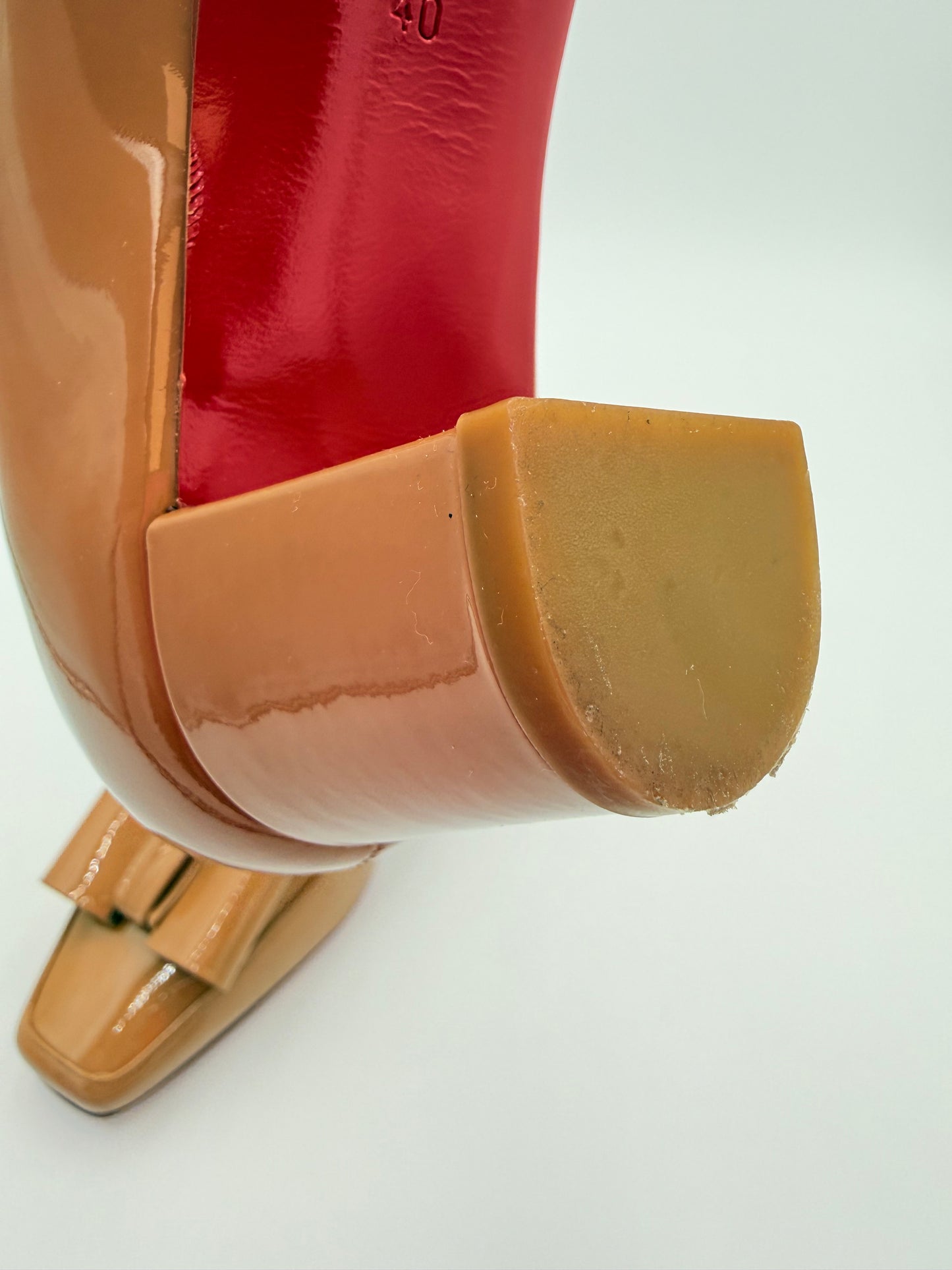 Shoes Luxury Designer By Christian Louboutin In Tan, Size: 9.5