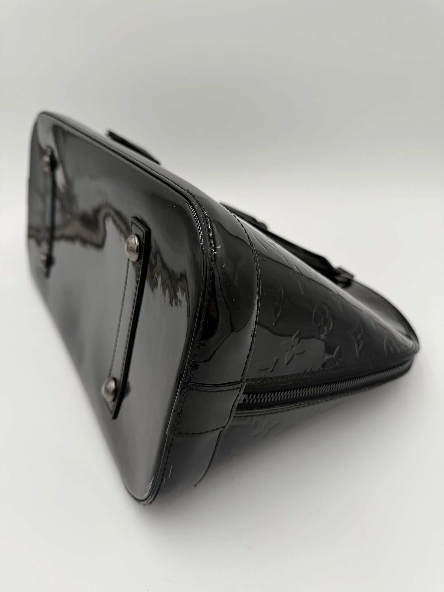 Handbag Luxury Designer By Louis Vuitton In Black, Size:Large