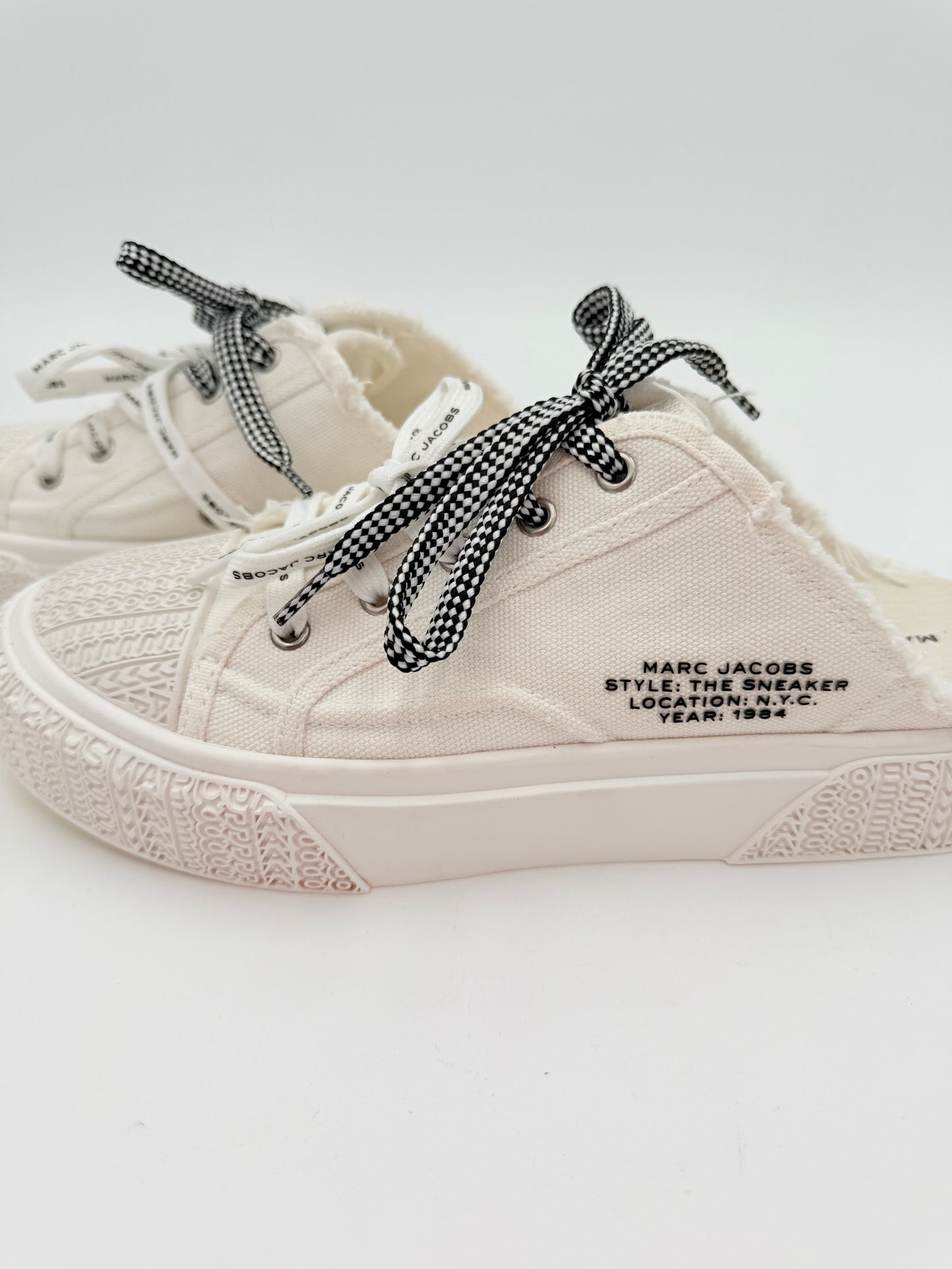 Shoes Luxury Designer By Marc Jacobs In White, Size:10