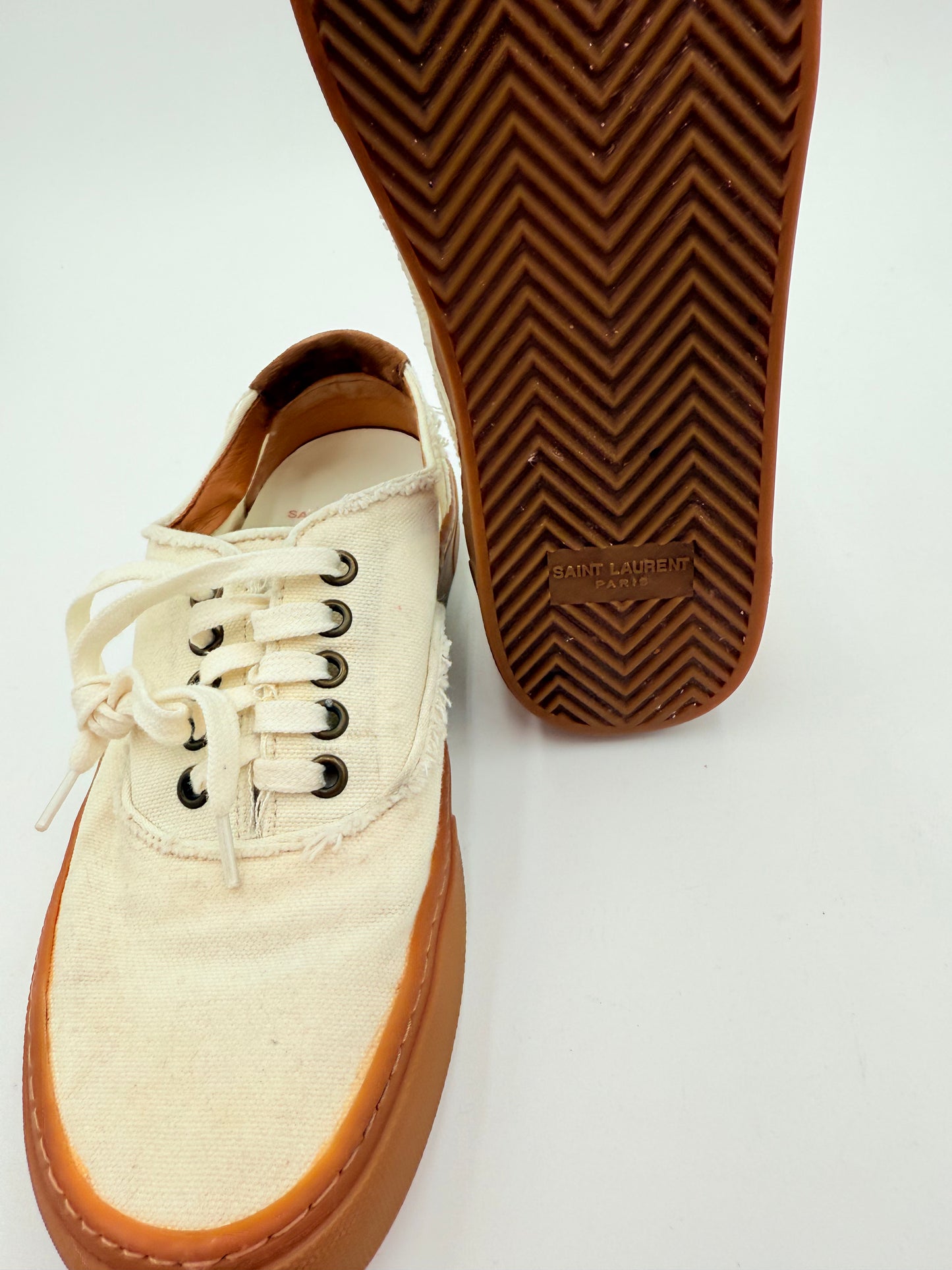 Shoes Luxury Designer By Yves Saint Laurent In Cream, Size:8.5